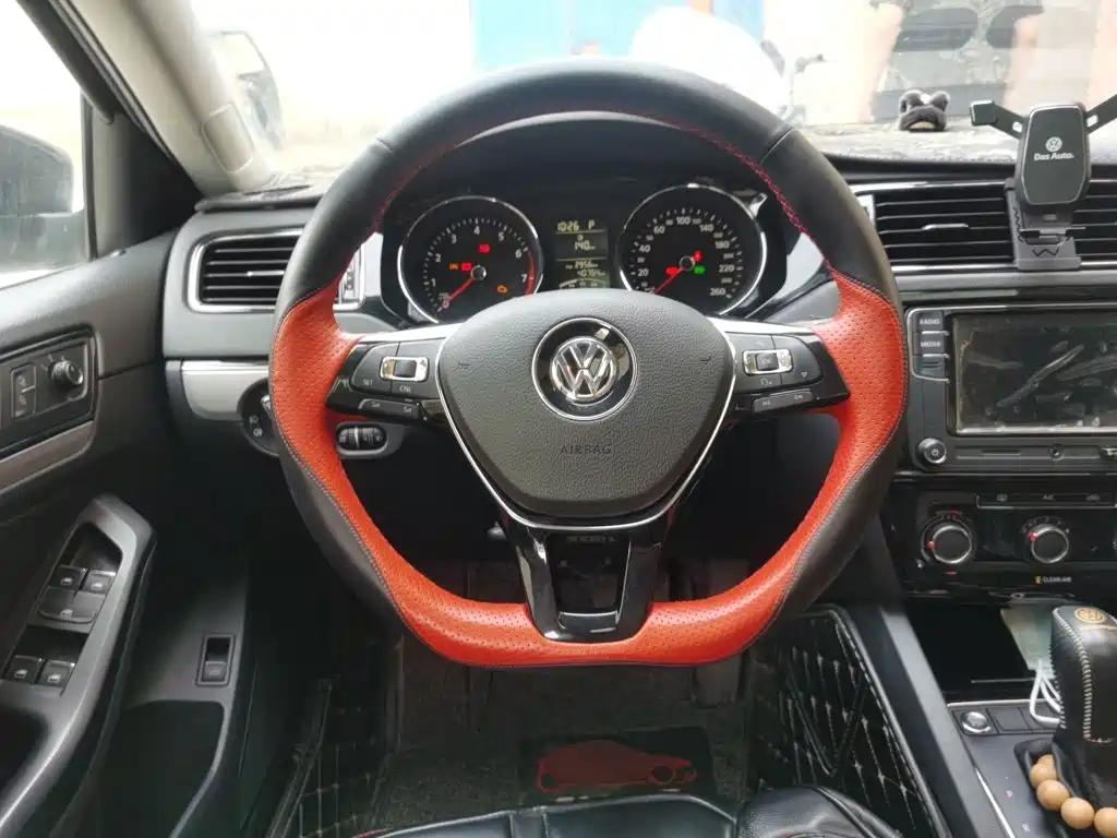 Volkswagen Sagitar 2018