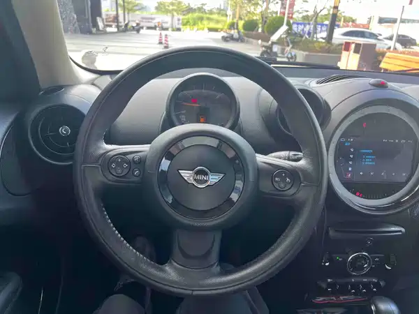 MINI Countryman 2016