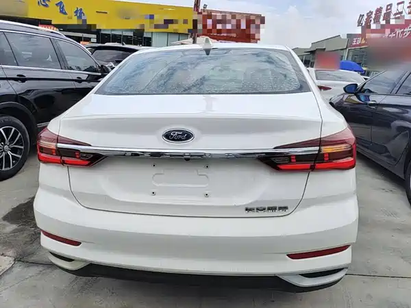 Ford Escort 2021