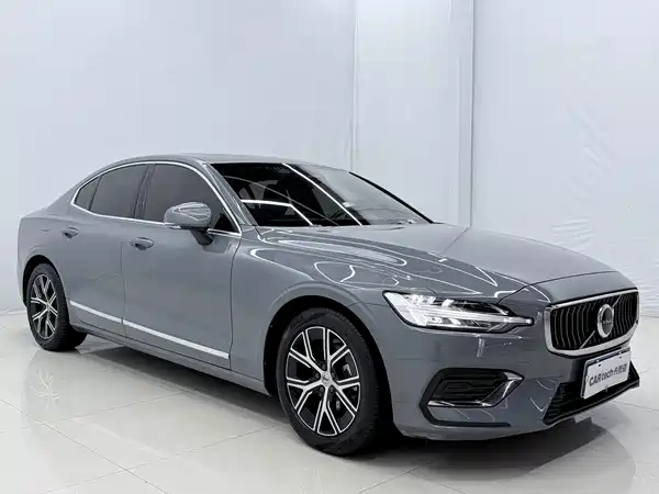 Volvo S60 2023