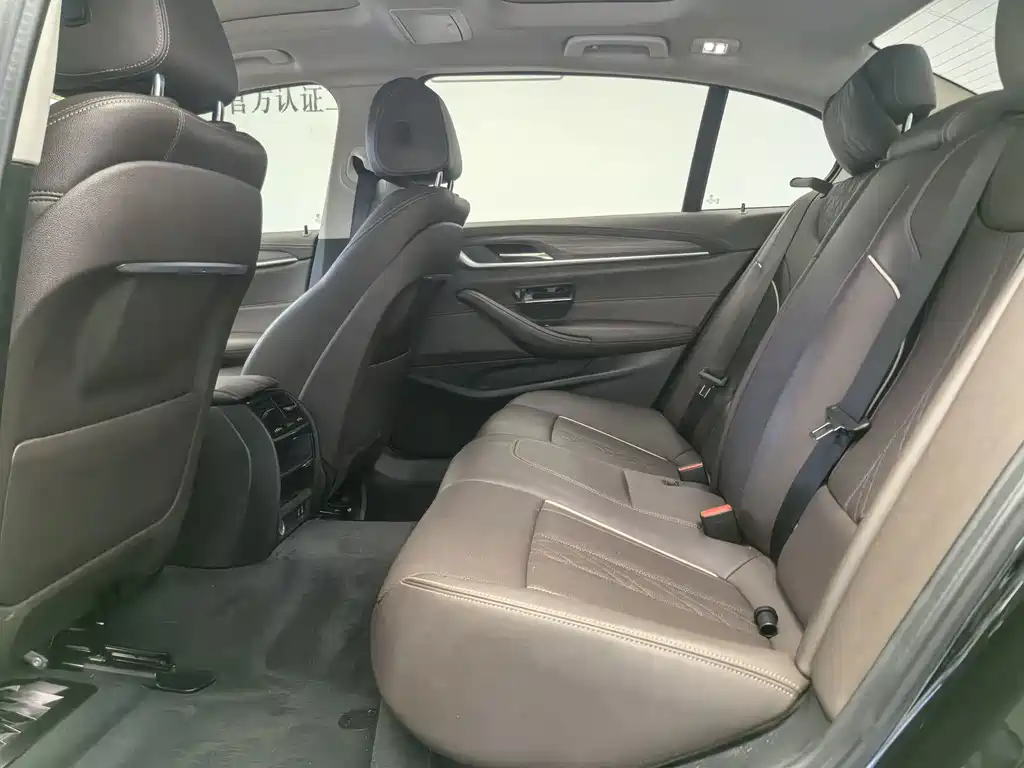 BMW 5 Series 2020 — фото 15