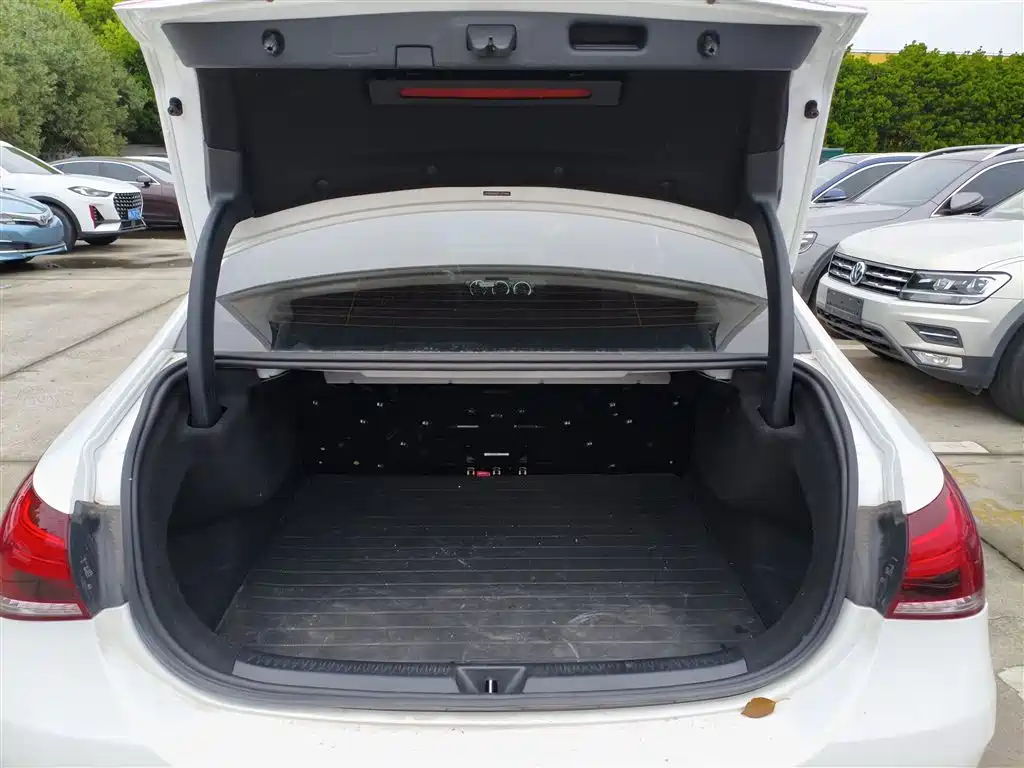 Mercedes-Benz A-Class 2023 — фото 10