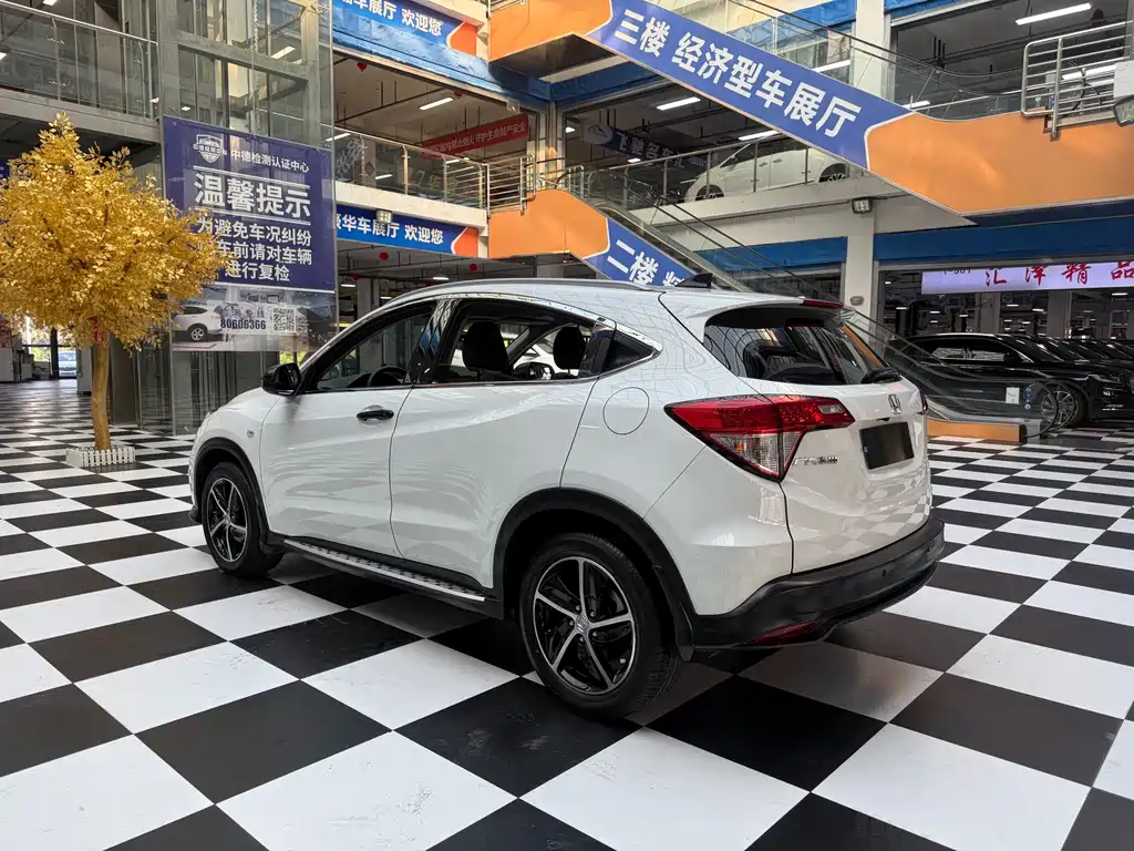 Honda Vezel 2022 — фото 8