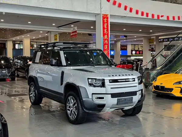 Land Rover Defender 2022