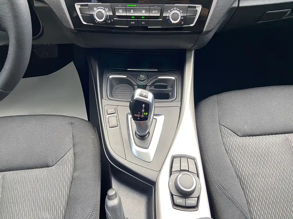 BMW 1 Series 2015 — фото 15