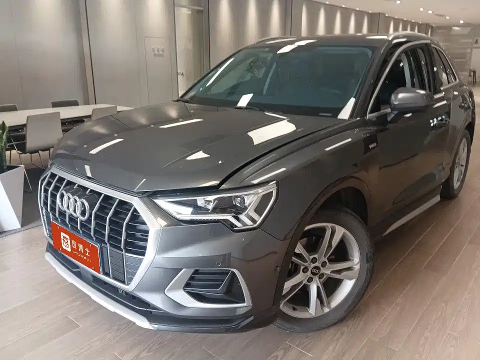 Audi Q3 2022 — фото 1