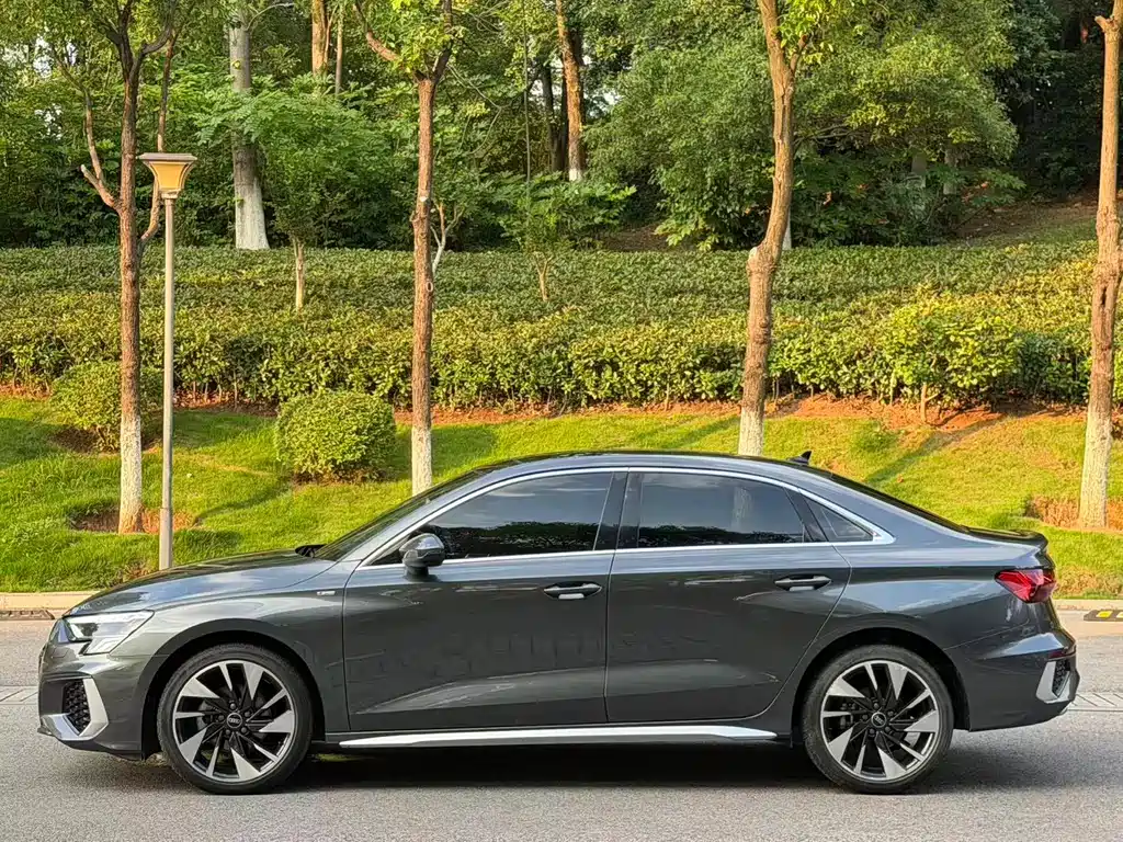 Audi A3 2023 — фото 5