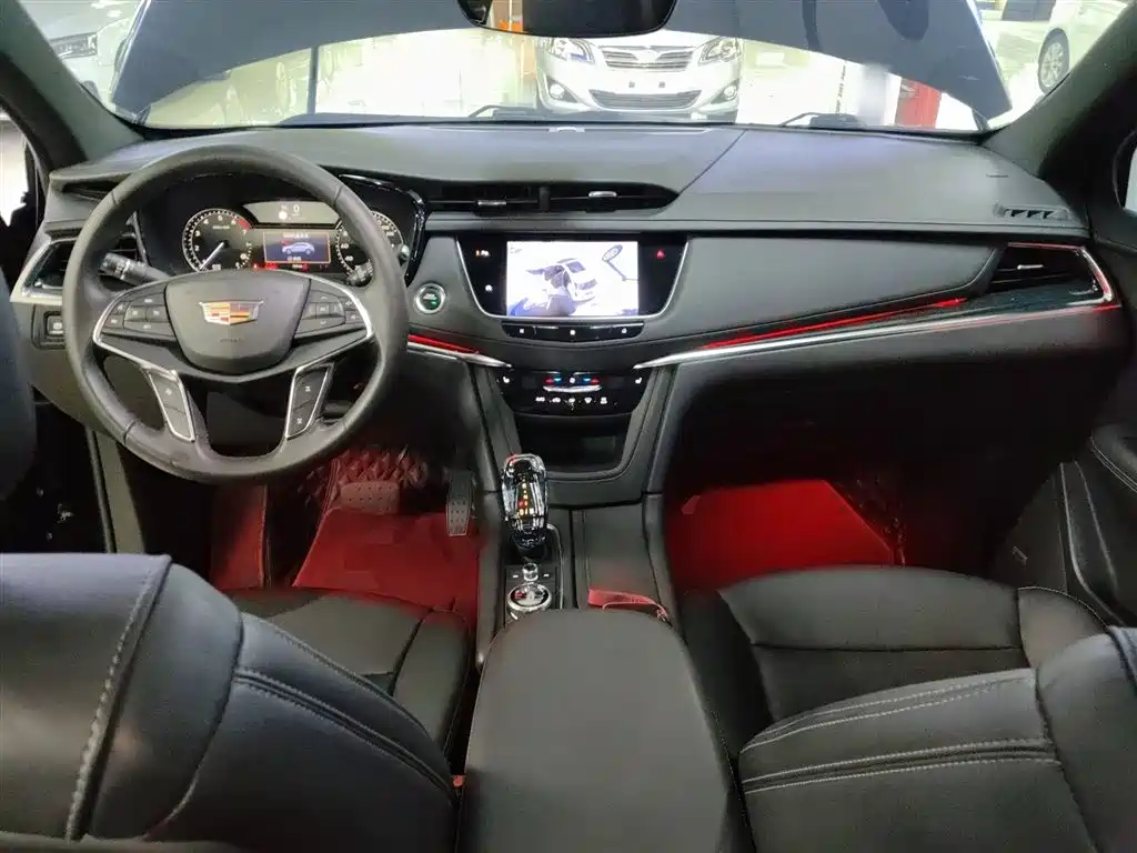 Cadillac XT5 2020 — фото 10