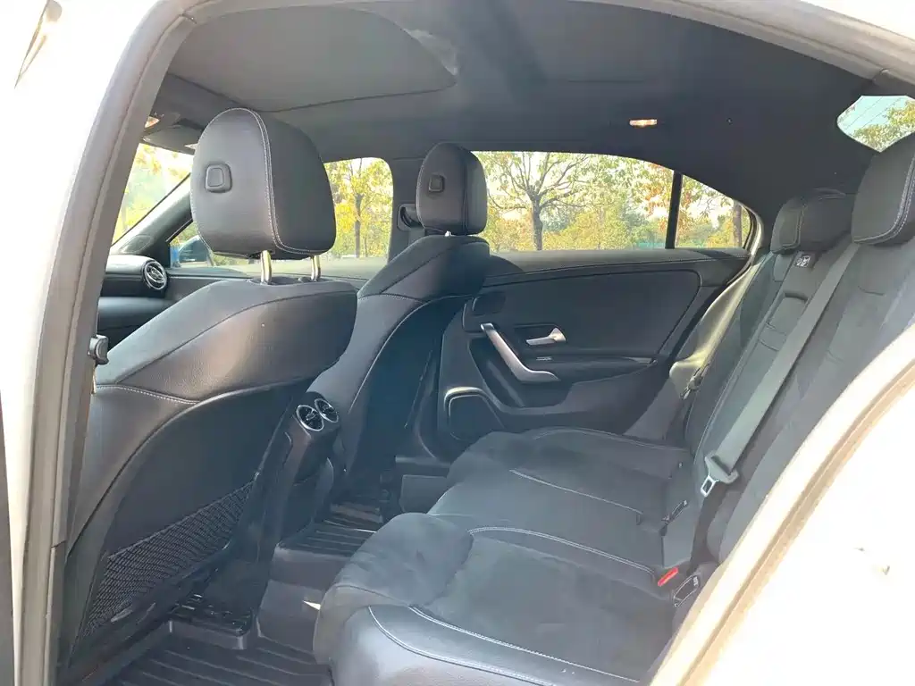 Mercedes-Benz A-Class 2022 — фото 6