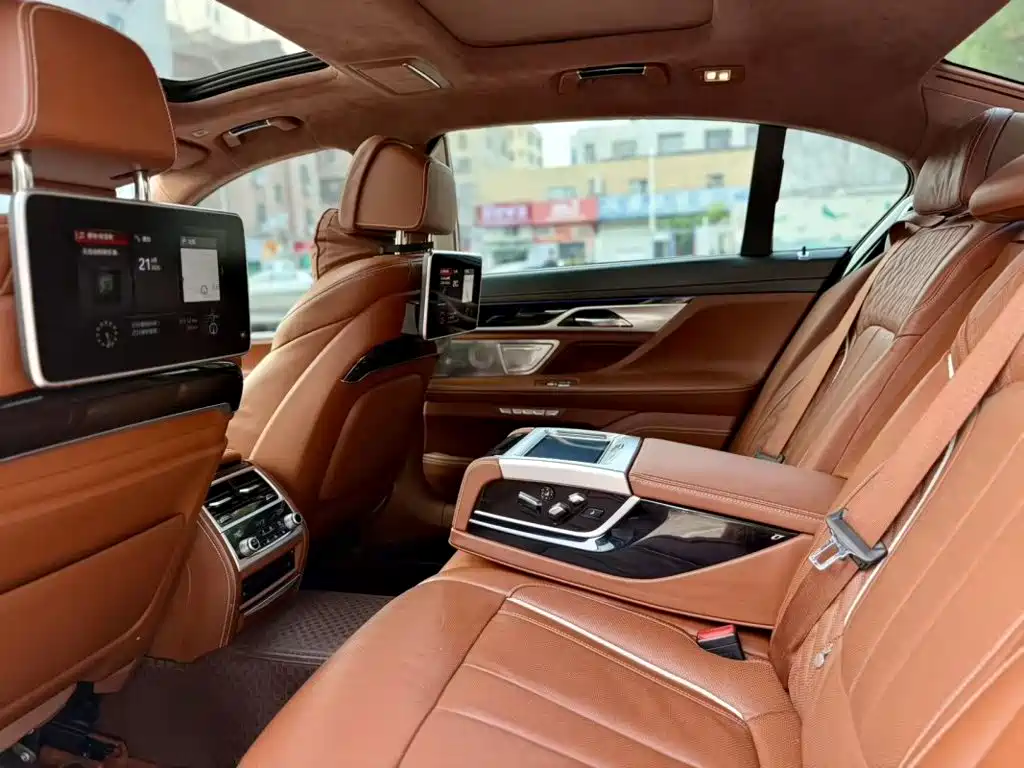 BMW 7 Series 2018 — фото 5