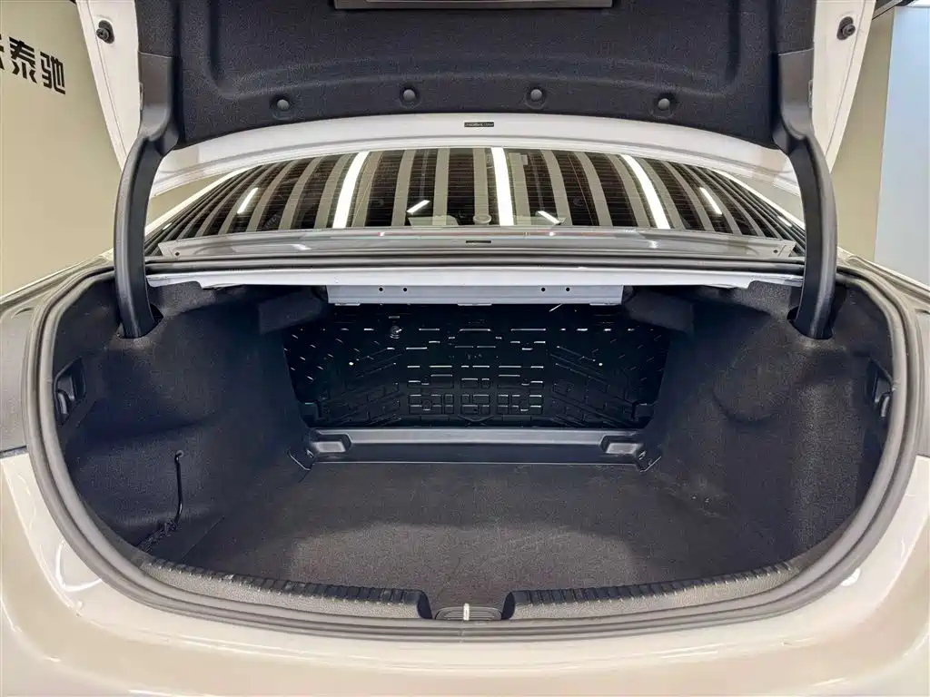 Mercedes-Benz C-Class 2022 — фото 12