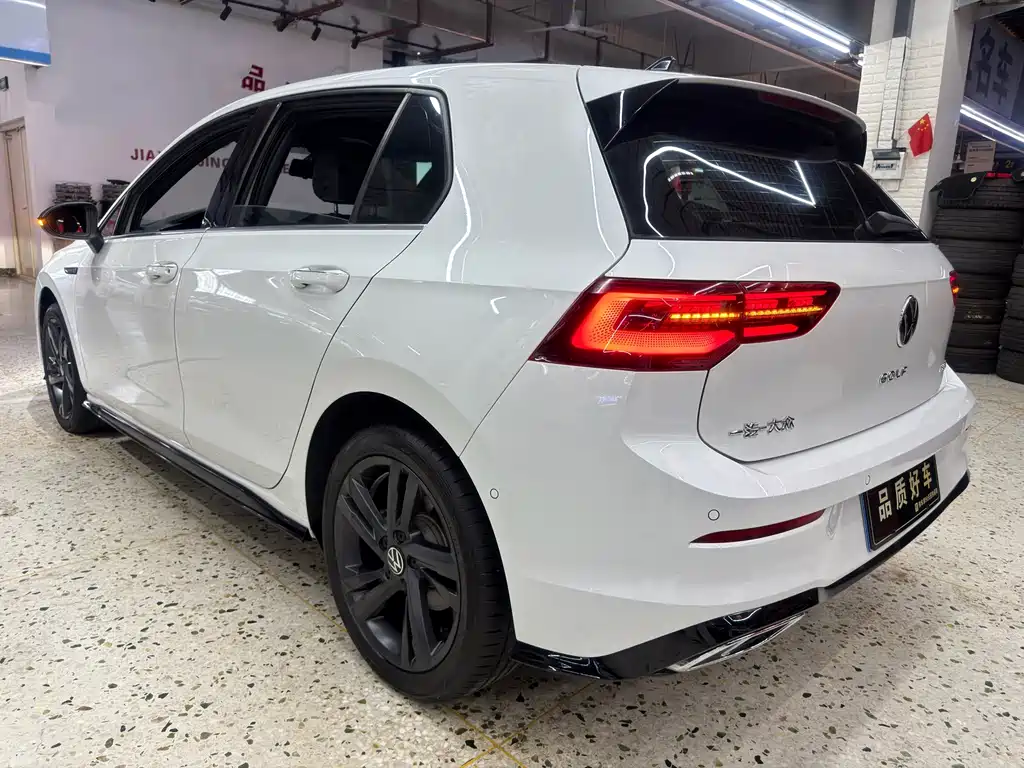 Volkswagen Golf 2023