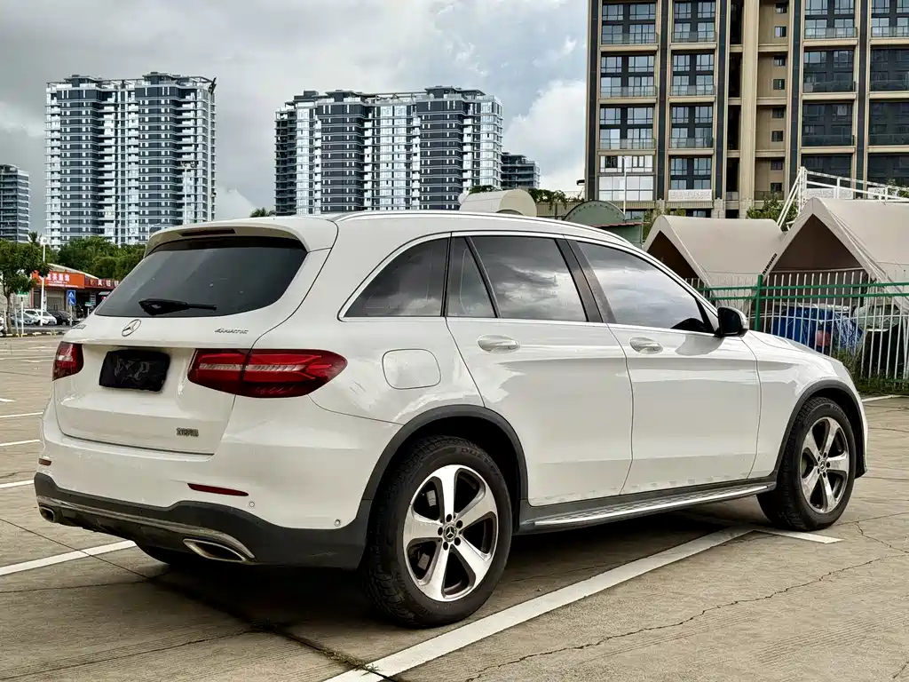 Mercedes-Benz GLC 2017 — фото 18
