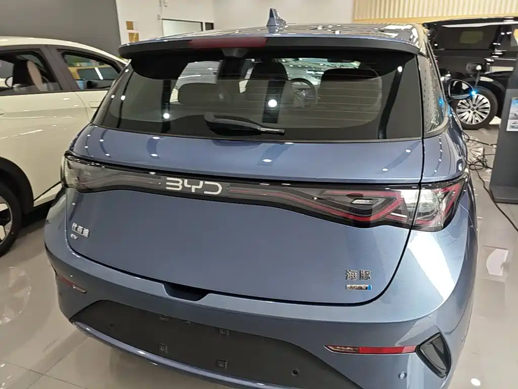 BYD Dolphin 2025