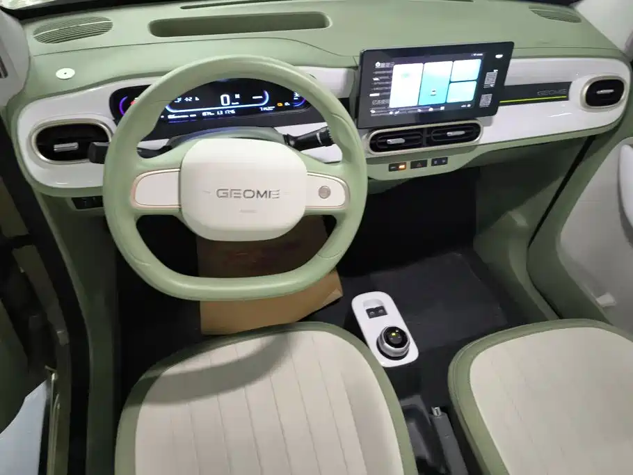 Geely Galaxy Panda 2025 — фото 12