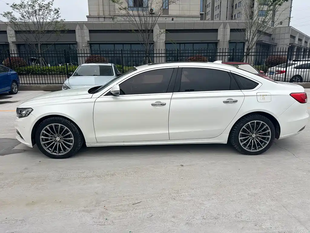 Zotye Z700 2018 — фото 18