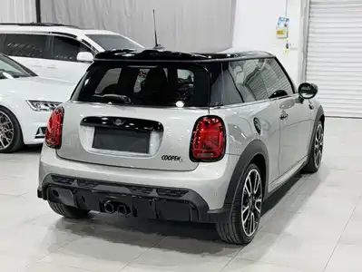 MINI MINI 2023