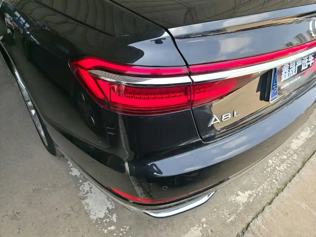 Audi A8 2018 — фото 15