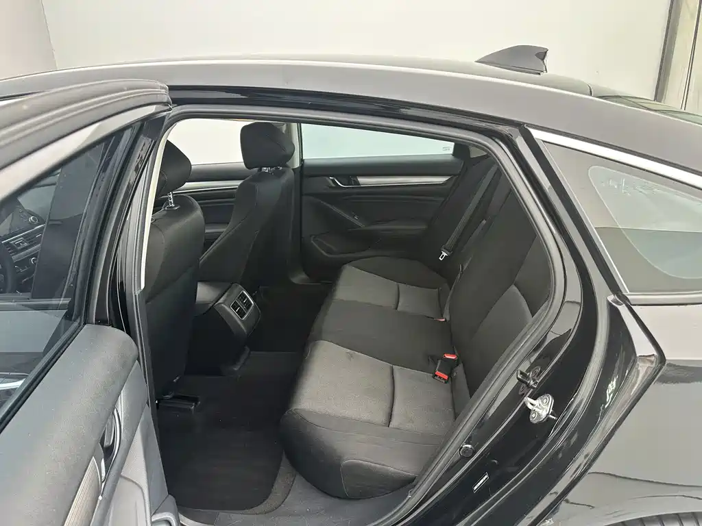 Honda Accord 2021 — фото 13