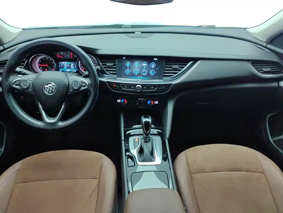 Buick Regal 2019 — фото 12