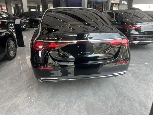 Mercedes-Benz E-Class 2024