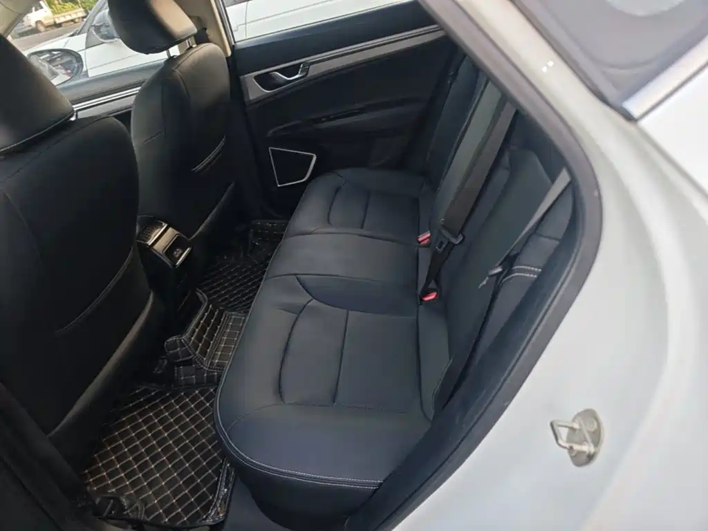 Geely Emgrand GS 2019 — фото 17