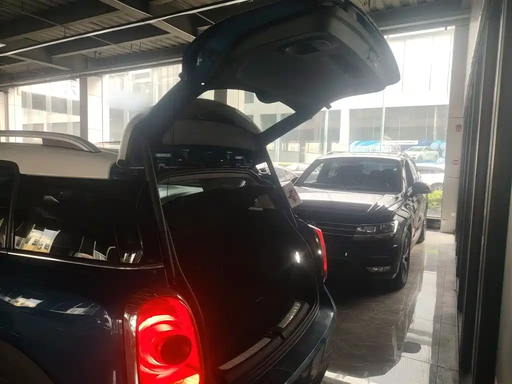 MINI Countryman 2018 — фото 19