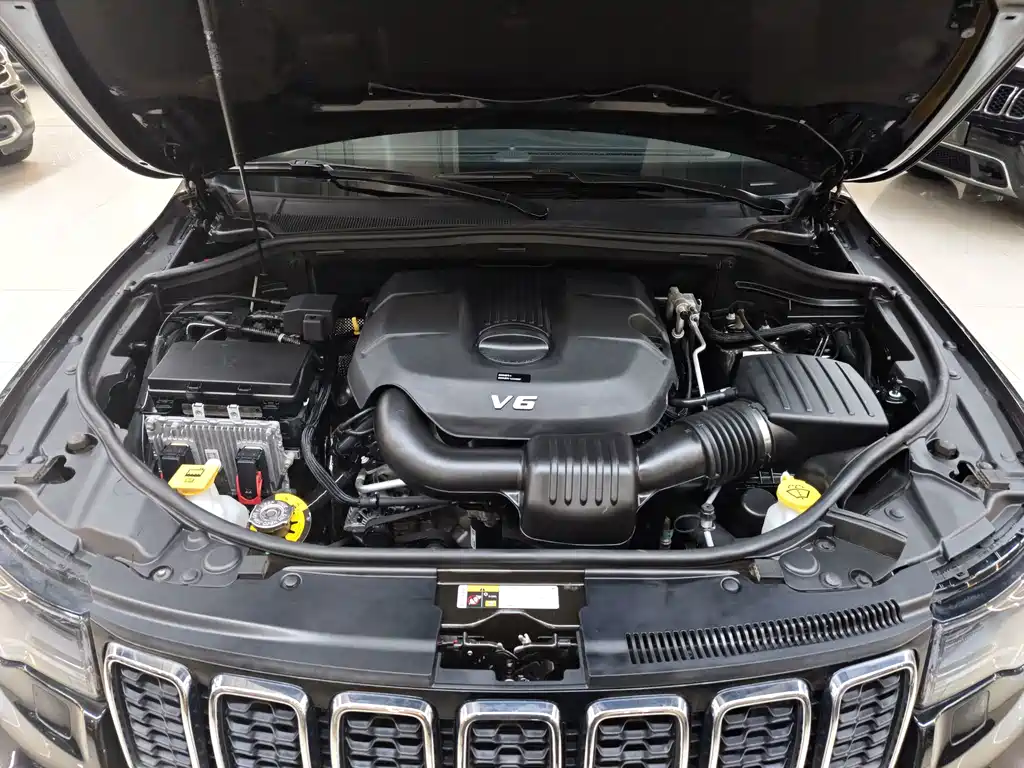 Jeep Grand Cherokee 2021 — фото 20