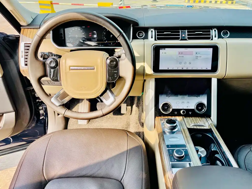 Land Rover Range Rover 2019 — фото 16