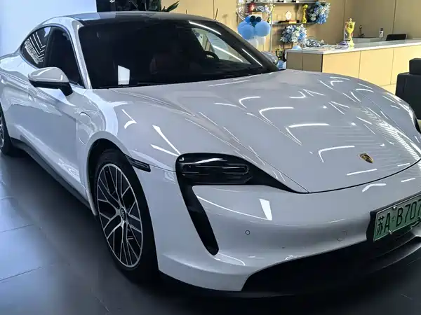Porsche Taycan 2021