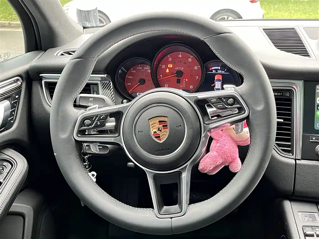 Porsche Macan 2017 — фото 16