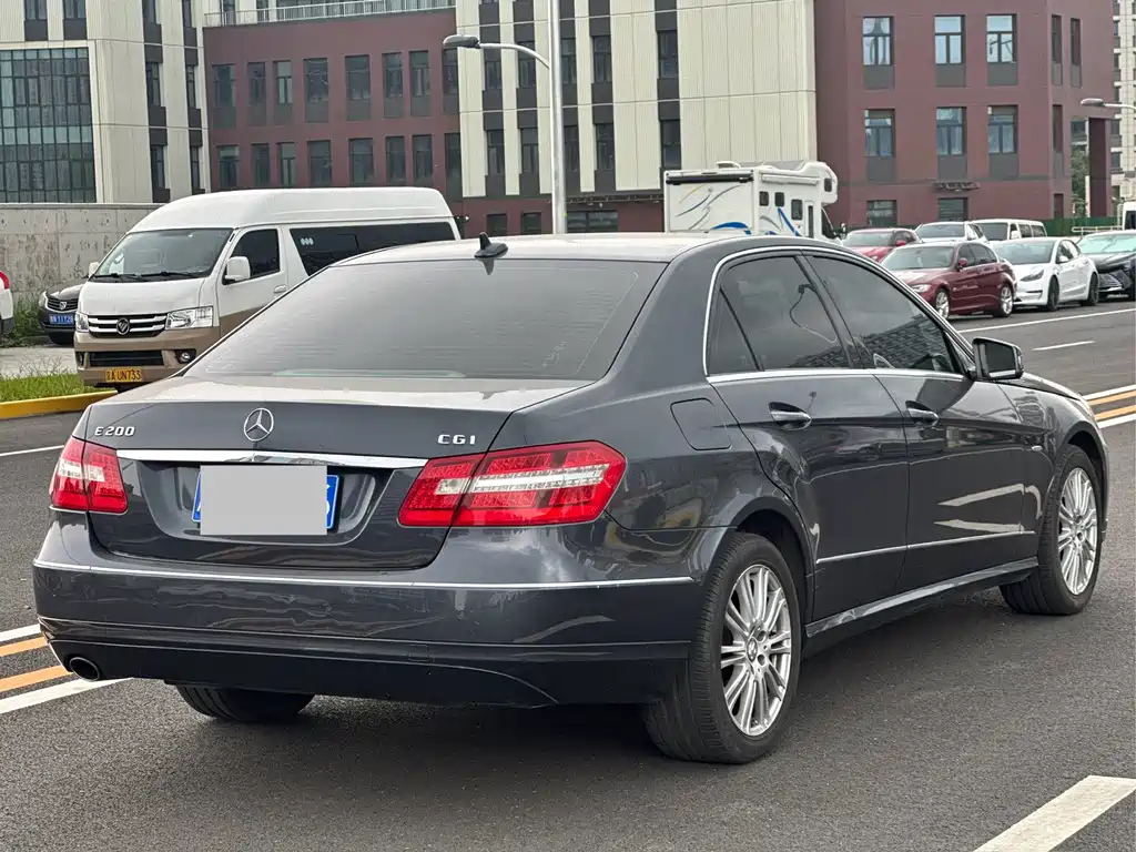 Mercedes-Benz E-Class 2010