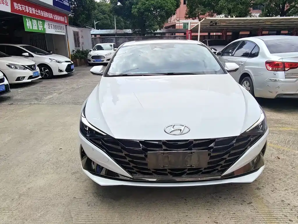 Hyundai Elantra 2023