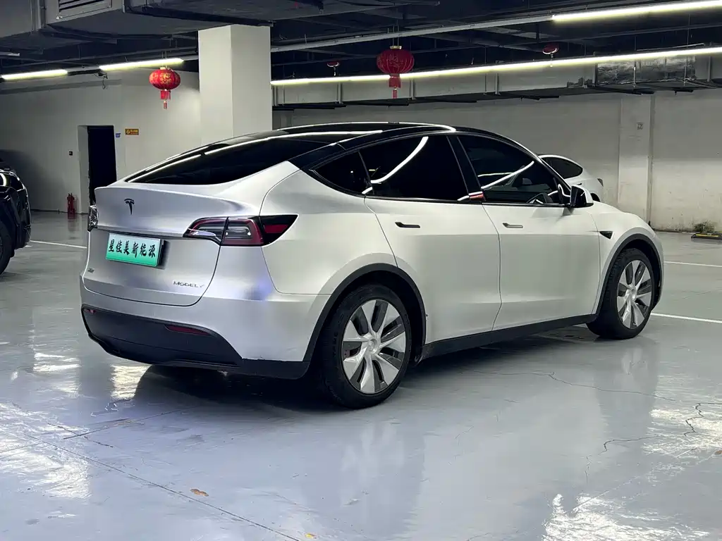 Tesla Model Y 2023 — фото 13
