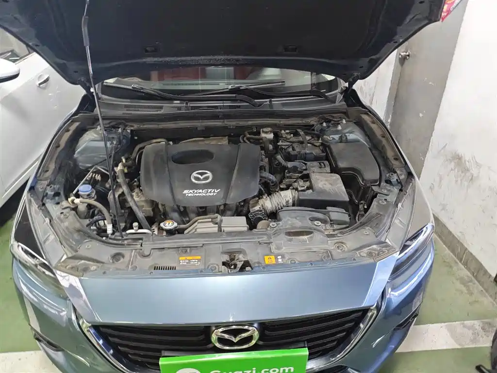 Mazda 3 Axela 2018 — фото 20
