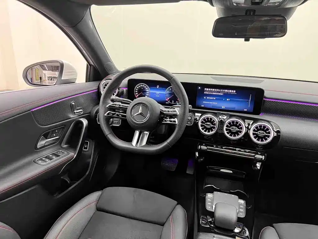 Mercedes-Benz A-Class 2024 — фото 16