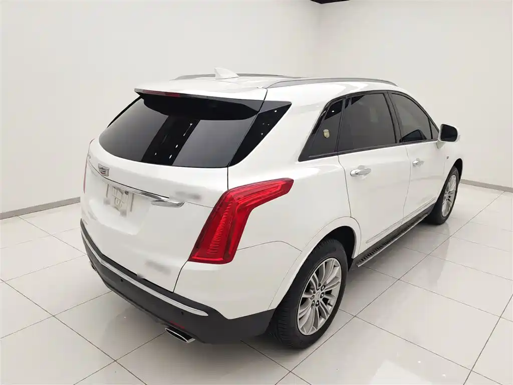 Cadillac XT5 2017 — фото 7