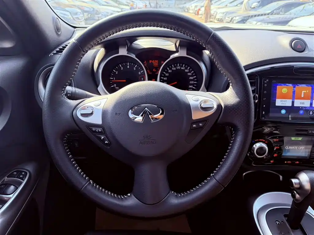 Infiniti ESQ 2019 — фото 13