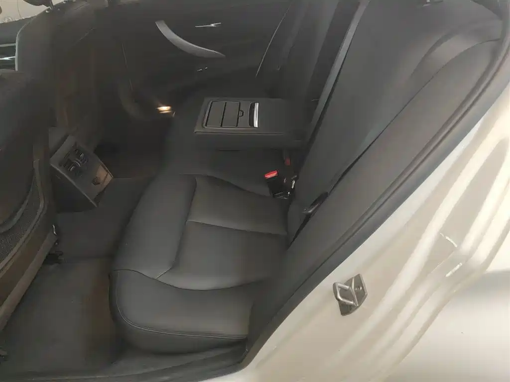 BMW 3 Series 2015 — фото 17
