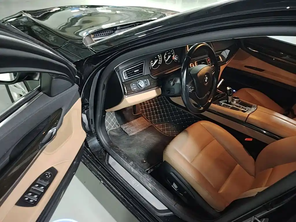 BMW 7 Series 2014 — фото 16