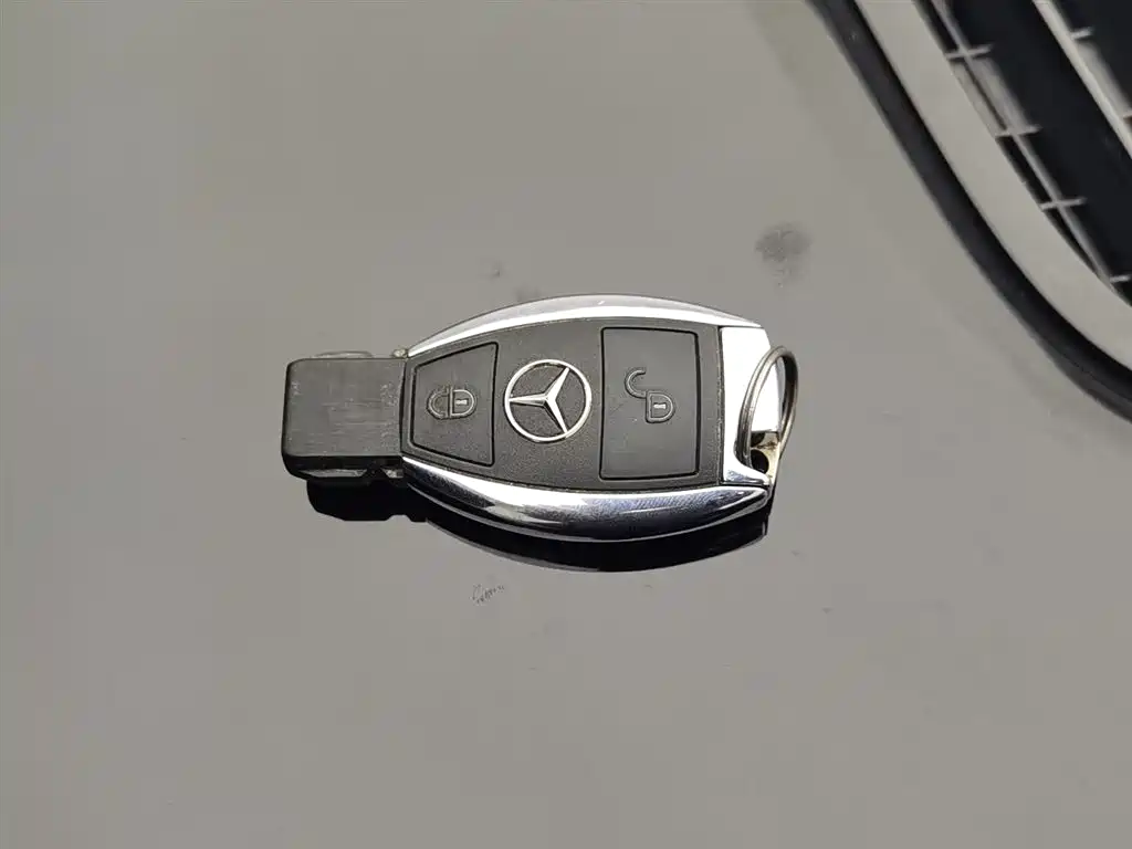 Mercedes-Benz R-Class 2016 — фото 23