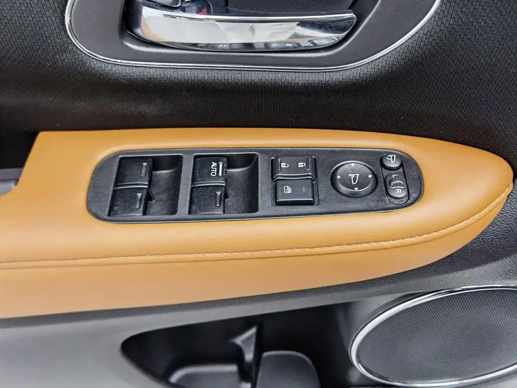Honda Vezel 2015 — фото 9