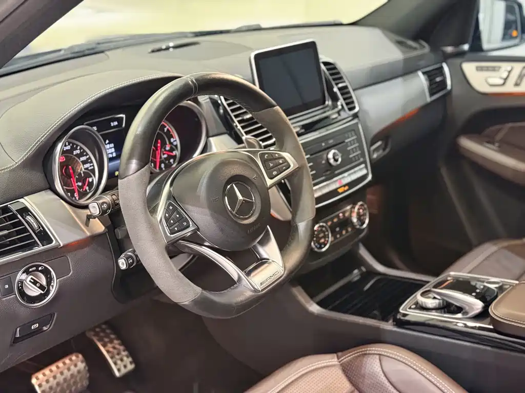 Mercedes-Benz GLE 2016 — фото 13