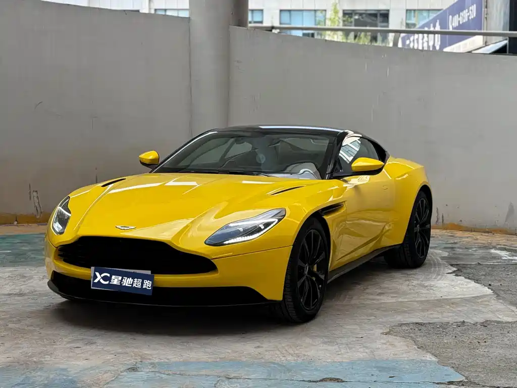 Aston Martin DB11 2019 — фото 1