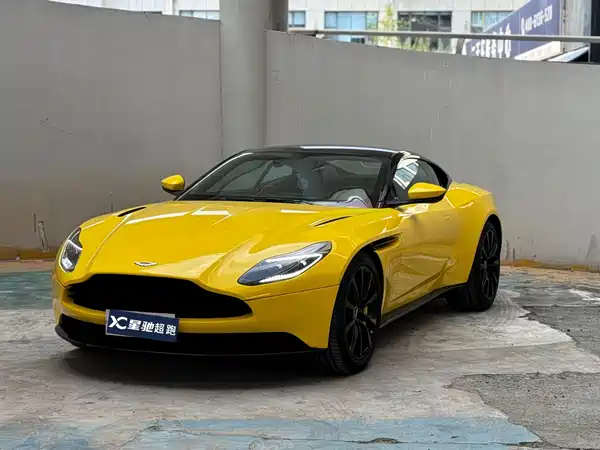 Aston Martin DB11 2019
