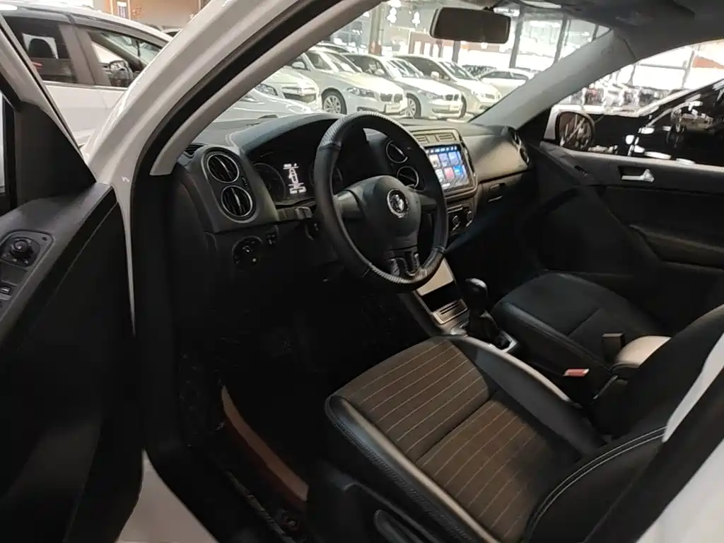 Volkswagen Tiguan 2018 — фото 15