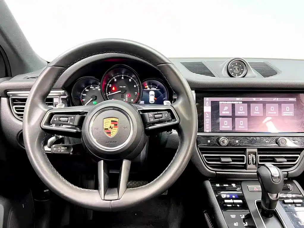 Porsche Macan 2022 — фото 10