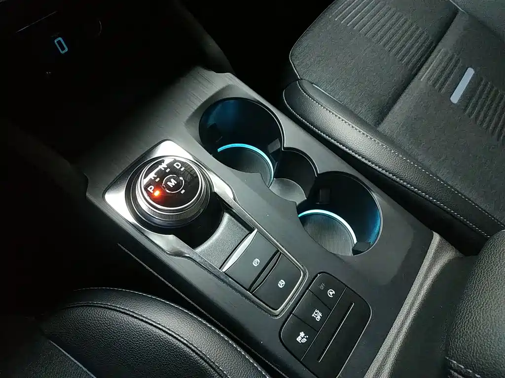 Ford Focus Active 2020 — фото 14