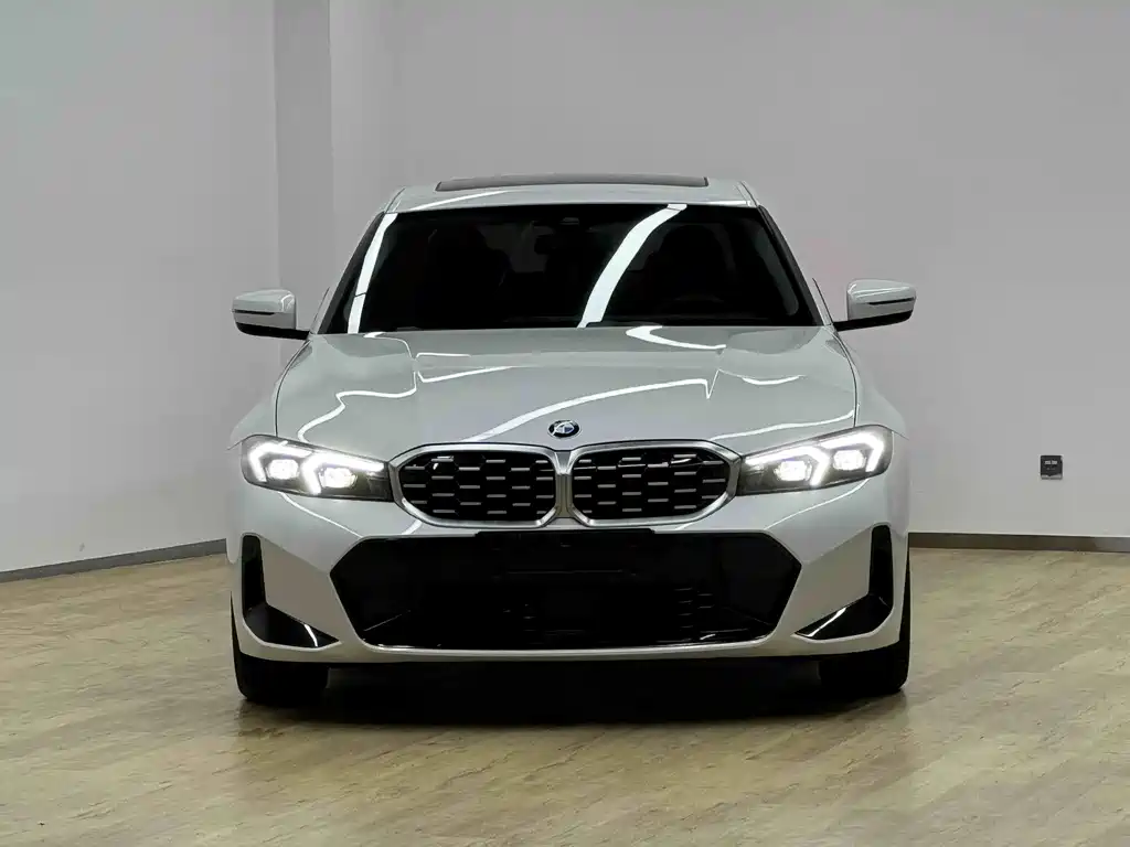 BMW 3 Series 2025 — фото 27