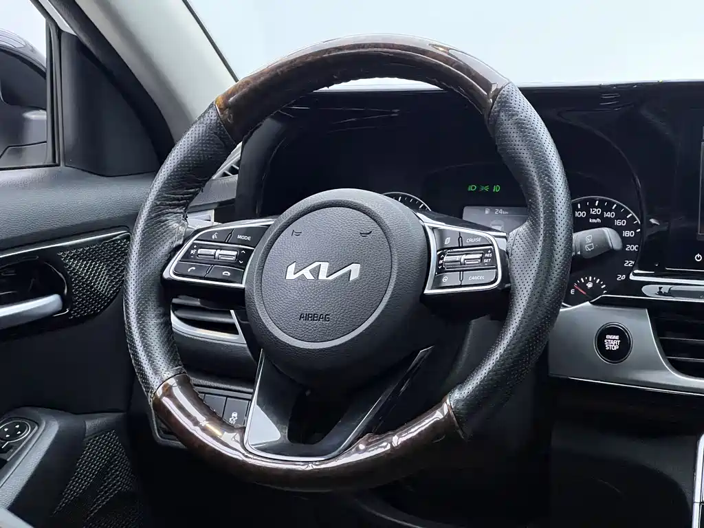 Kia KX3 2023 — фото 28